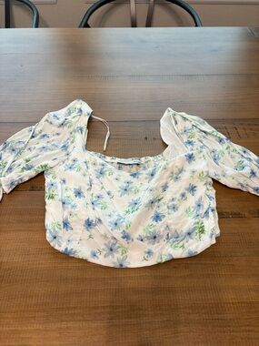 Floral Puff-Sleeve Crop Top - White with Blue Flowers